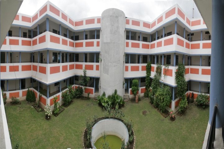 https://cache.careers360.mobi/media/colleges/social-media/media-gallery/9990/2018/11/30/Campus View of Modern Institute of Professional Studies Indore_Campus-View.jpg